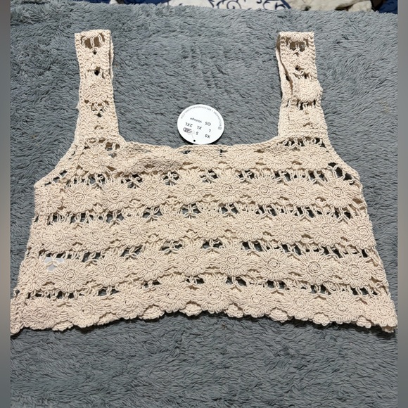 Julia Cream Floral Crochet Crop Top - Picture 3 of 5